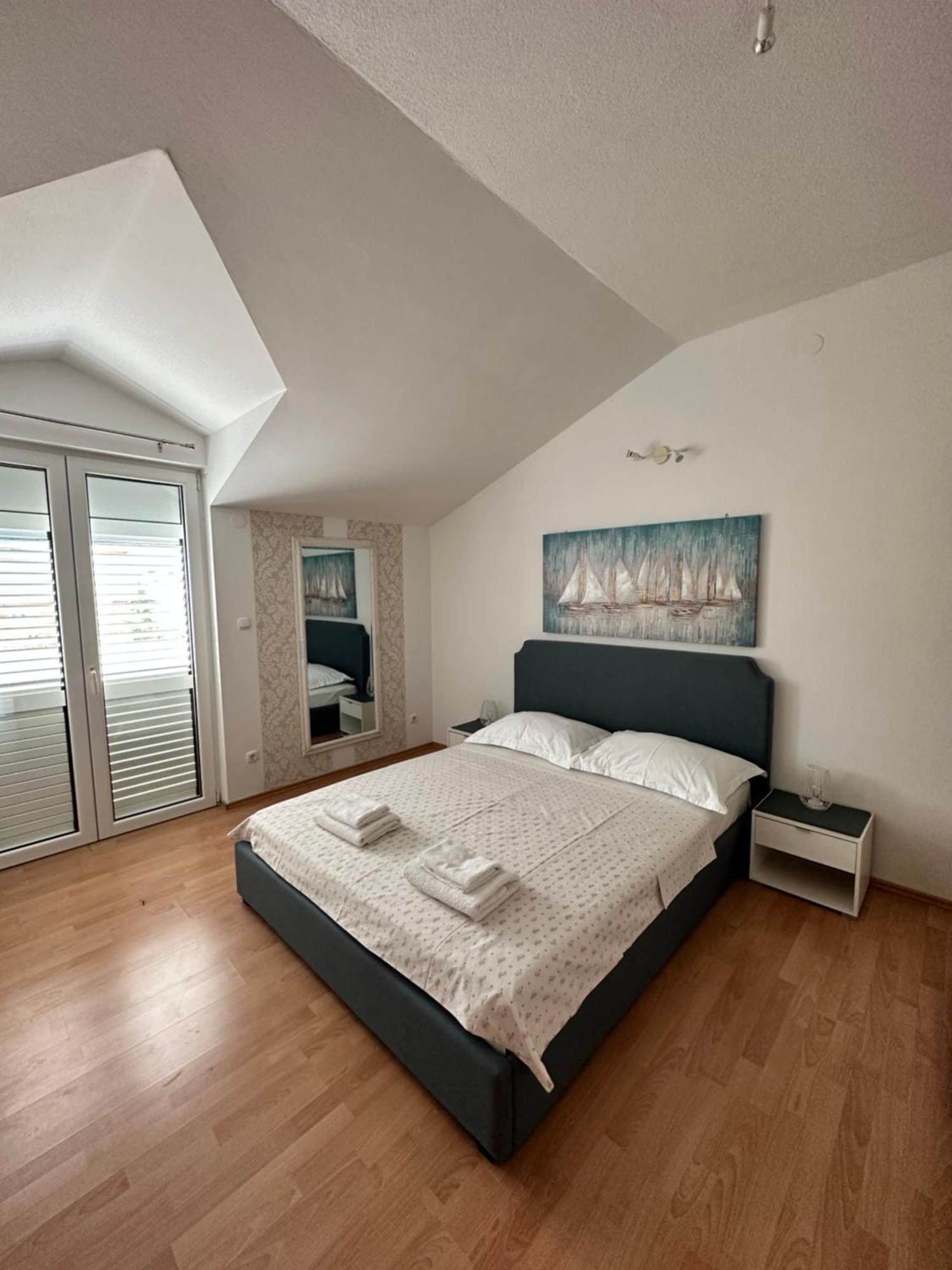 Apartments Villa Ohana Каштела Экстерьер фото